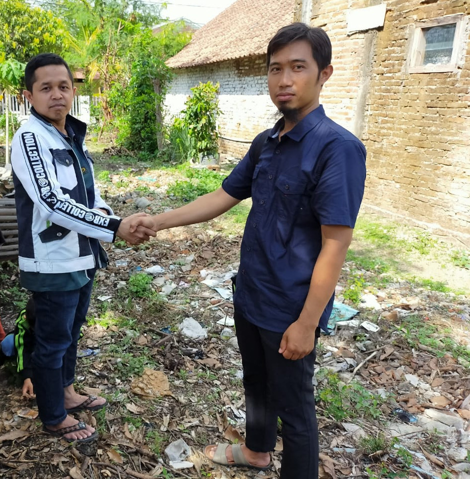 Bapak Jarot Wahyudi Pembeli Pertama di Puri Marifa Ngunut Bapak Jarot Wahyudi Pembeli Pertama di Puri Marifa Ngunut